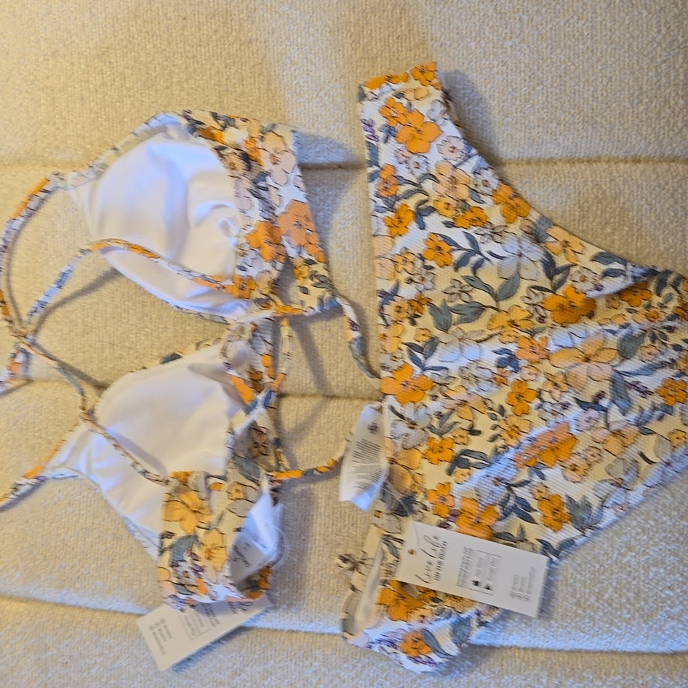 Floral Bikini Set - Picture 2 of 2